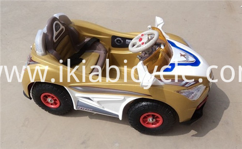 Fuert op TOY Autoen fir Kanner