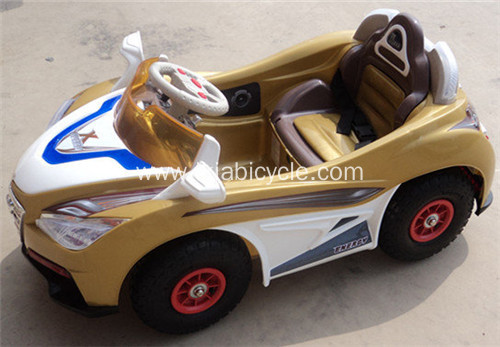 Puppelchen Walker mat liichtem Kand Auto